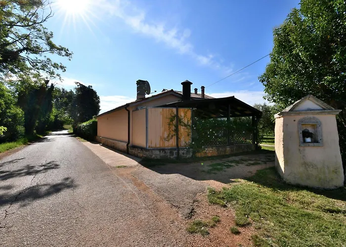 House Ariella
