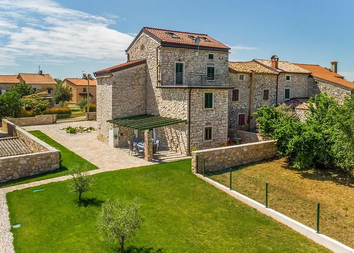 Luxurious Home In Umag With Sauna